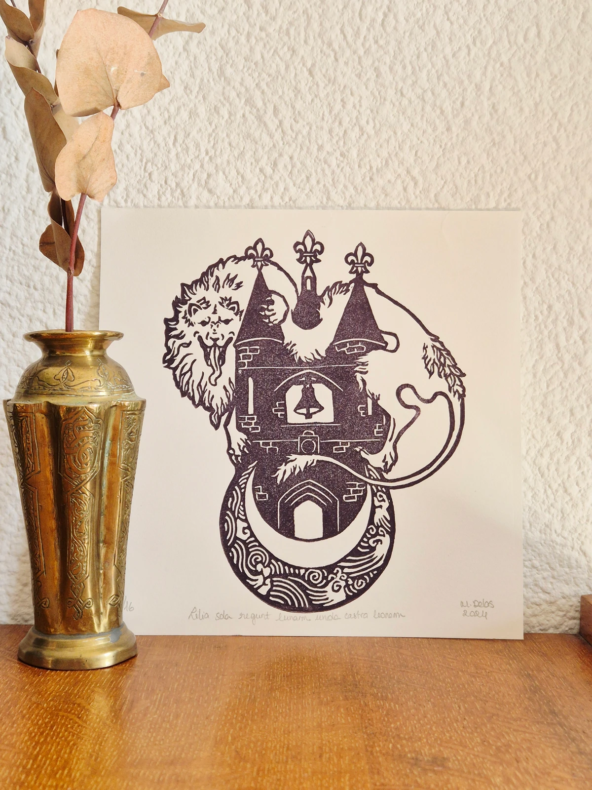 Lilia sola regunt lunam unda castra leonem — view 1 of 2